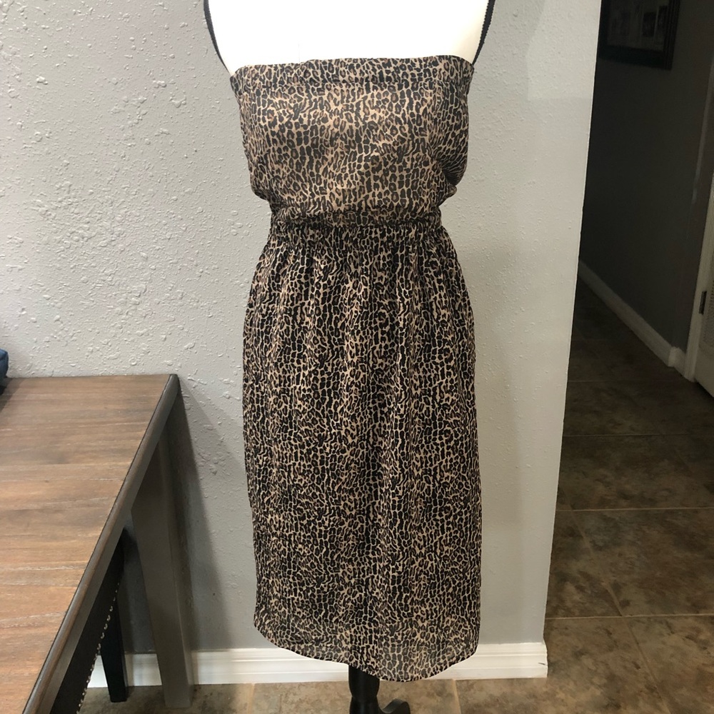 Women’s strapless dress